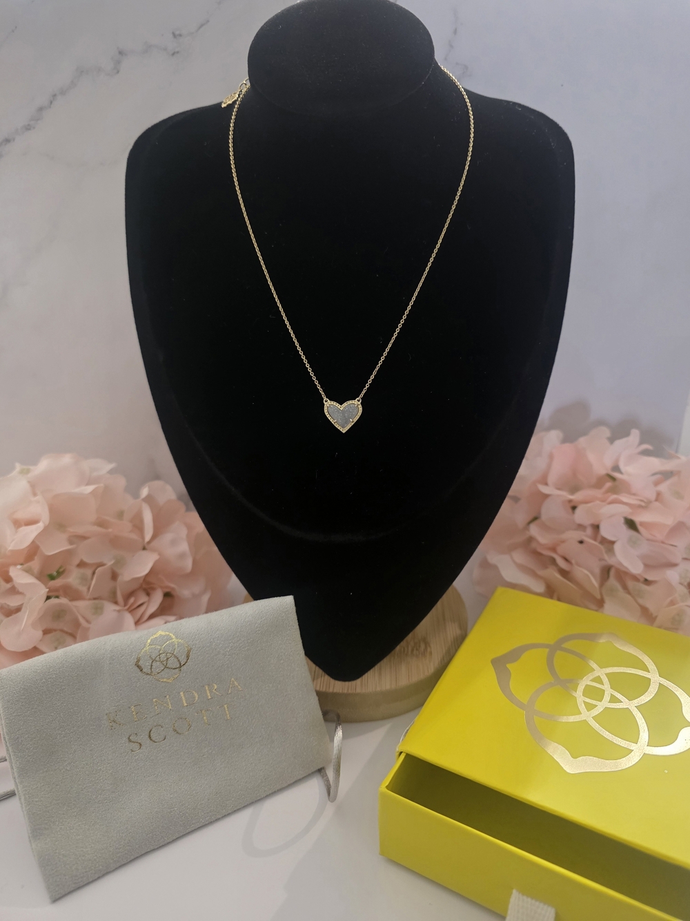 Kendra Scott- Ari Heart Gold Necklace in Iridescent Drusy